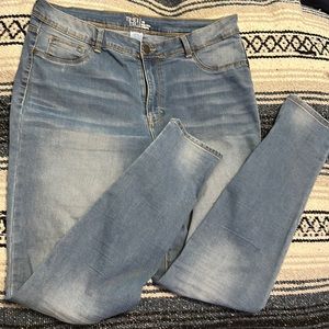 Time & Tru skinny jeans